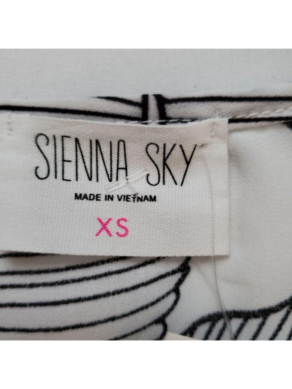 Sienna Sky Women's Leaf Print Surplice Ruffled Short Dress Size X-Small NWT - Picture 9 of 15